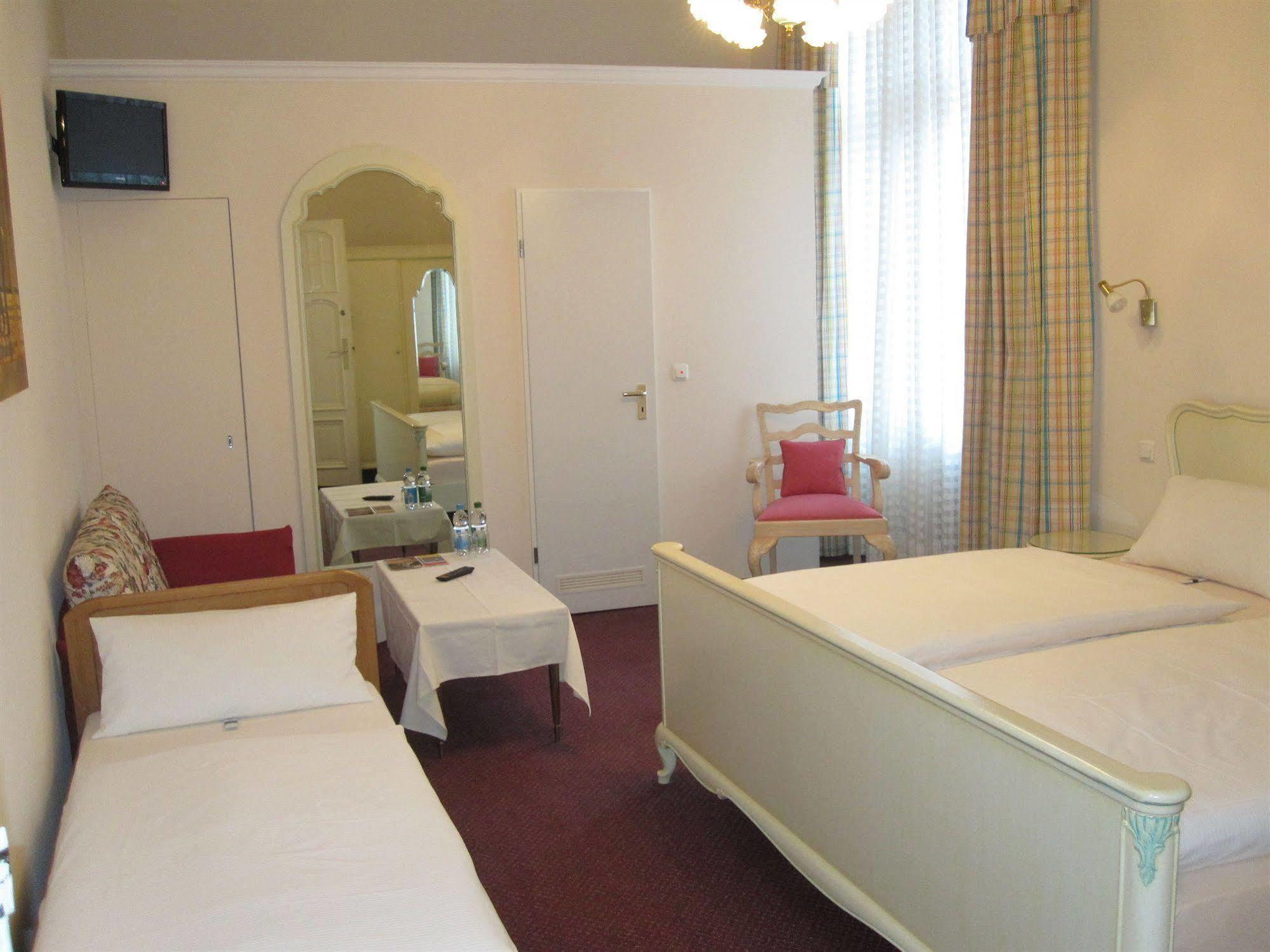 Hotel Pension Fasanenhaus Berlin Exterior photo
