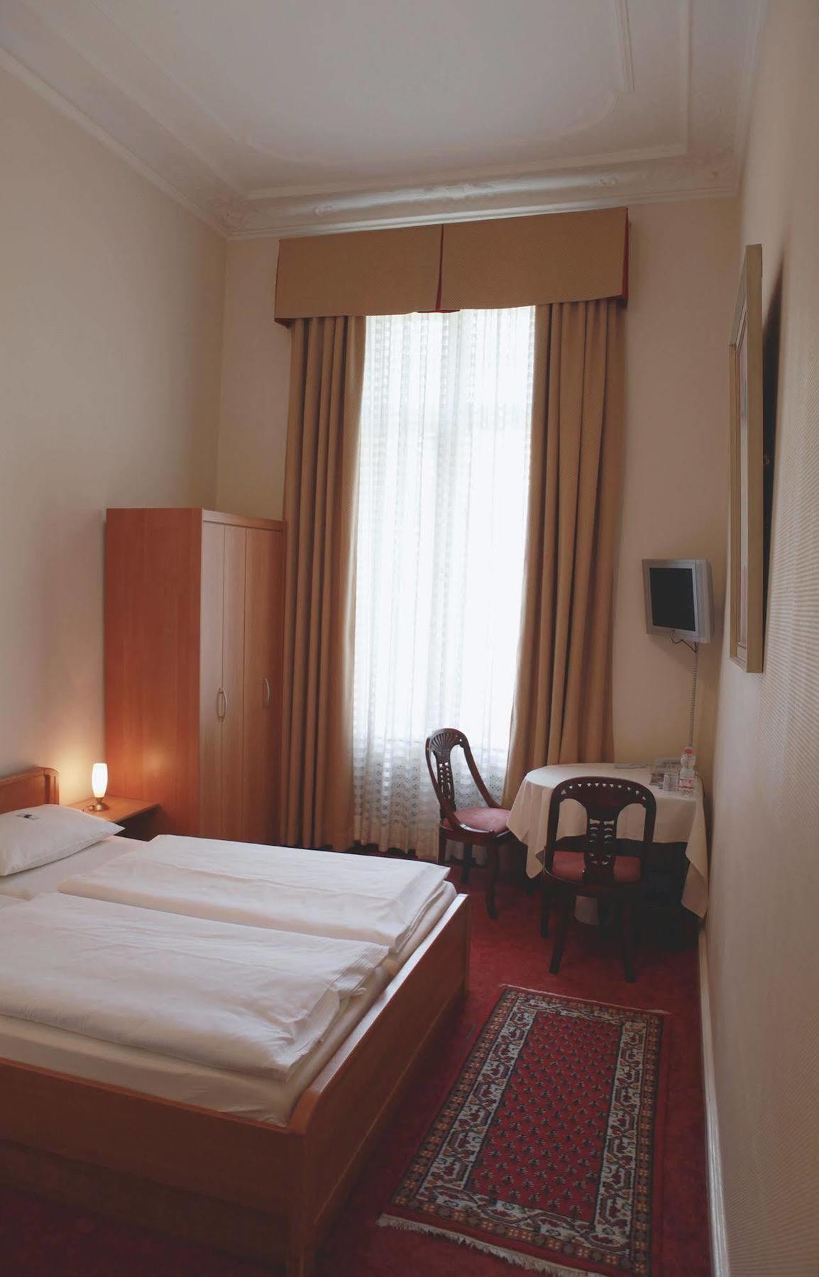 Hotel Pension Fasanenhaus Berlin Exterior photo
